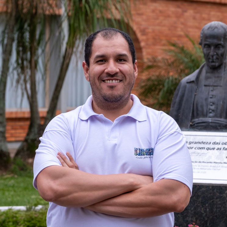 José