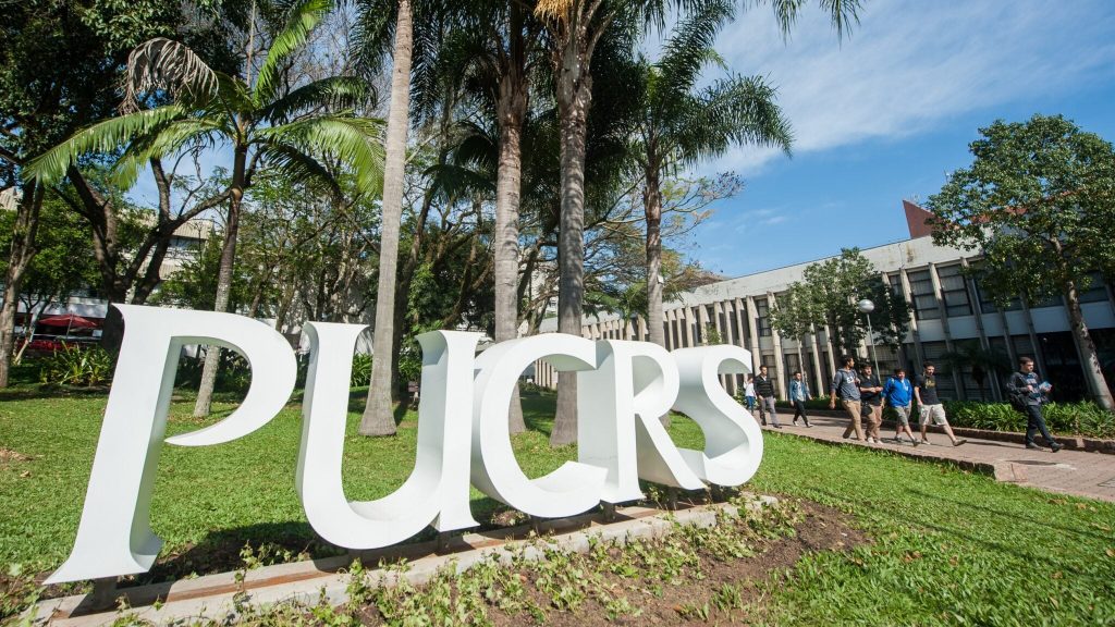 encerramento campus Folder PUCRS Alunos no campus x encerramento campus Folder PUCRS Alunos no campus x